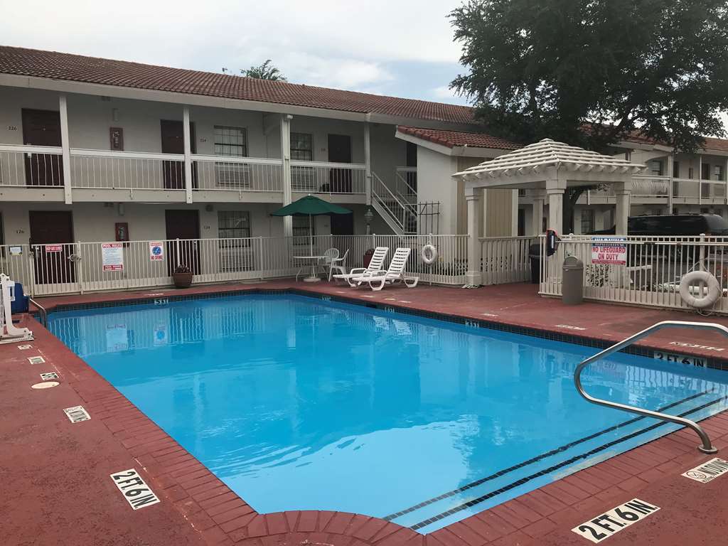 Red Roof Inn Plano Létesítmények fotó